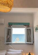 Starlight Luxury Seaside Villa & Suites