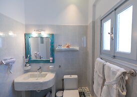 Starlight Luxury Seaside Villa & Suites