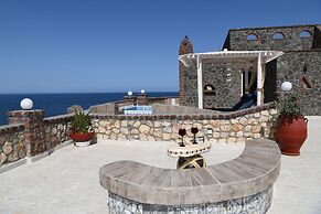 Starlight Luxury Seaside Villa & Suites