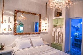 Starlight Luxury Seaside Villa & Suites
