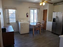 Apartment near Metro Monk Station