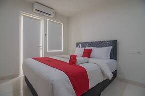RedDoorz Apartment @ Sentul Tower