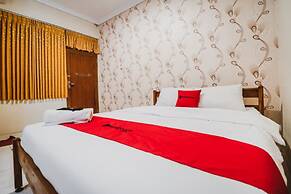 RedDoorz Plus @ Jalan Parangtritis 2