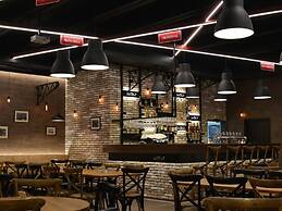 AZUL Hotel & Restaurant