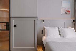 Supernova Hotel
