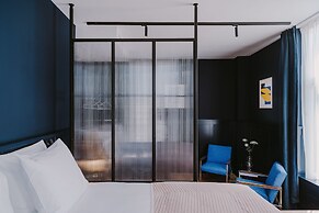 Supernova Hotel