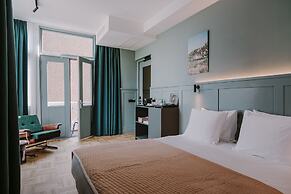 Supernova Hotel