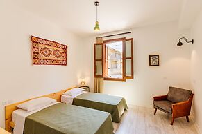 Djumba Hotel & Cafe