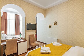 Ornament Hotel