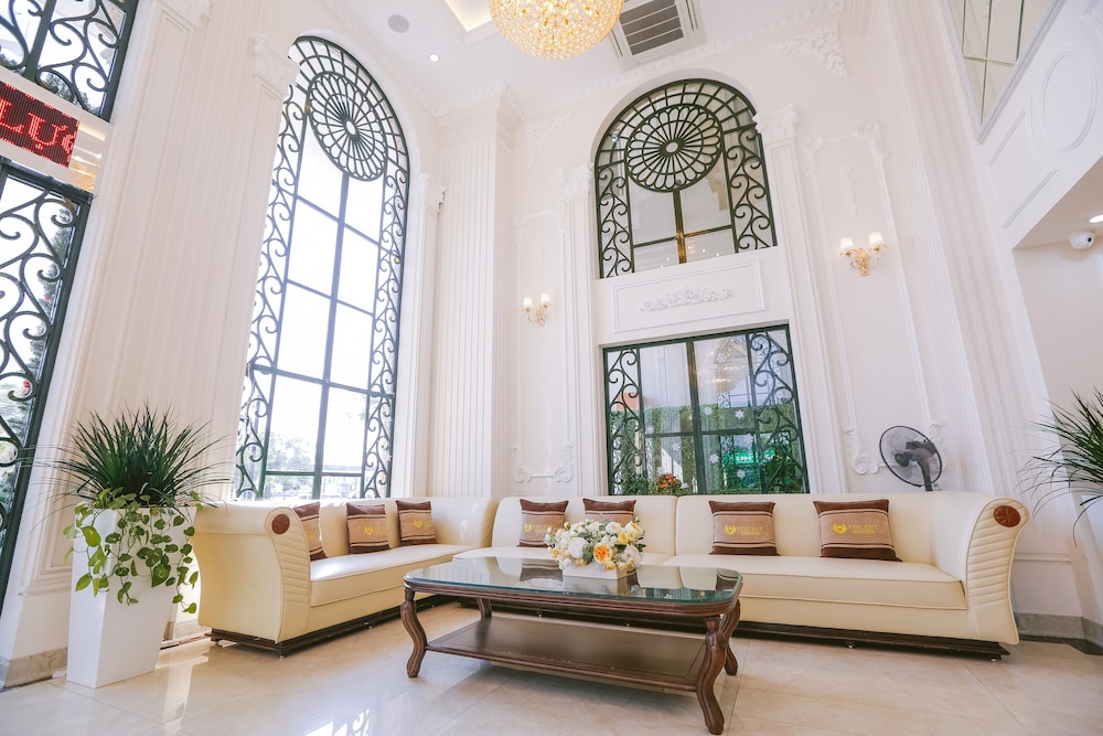 Vincent Halong Hotel