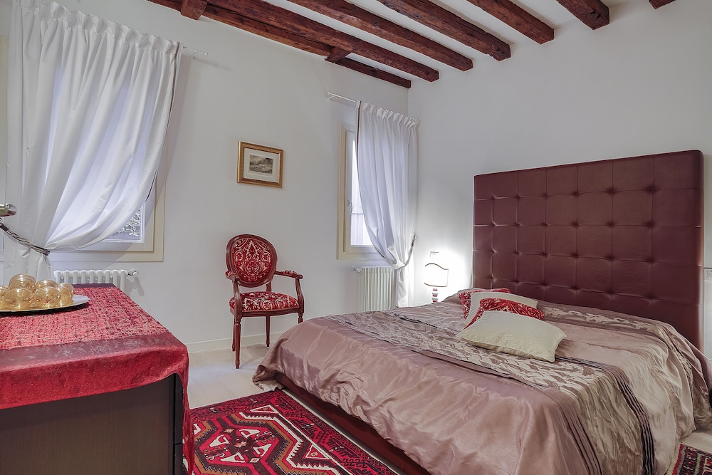Venice Dream House Figaro