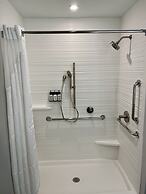 avid hotels Beaumont by IHG