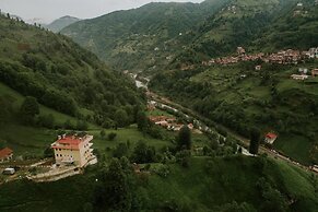 Deniz Apart