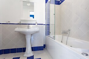 Odysseus Hotel