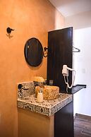Hotel Colonial Zaci by GuruHotel