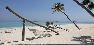 Perla Dhangethi
