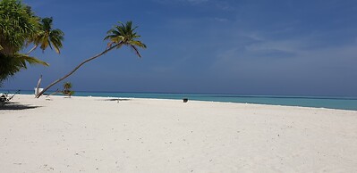 Perla Dhangethi