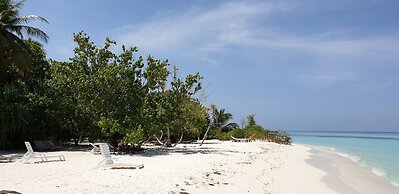 Perla Dhangethi
