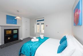 Seafront Walk Garden Apartment