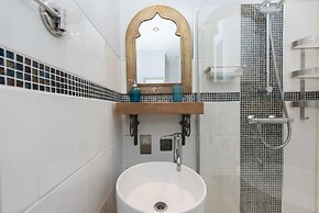 Seafront Walk Garden Apartment