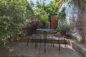 Seafront Walk Garden Apartment