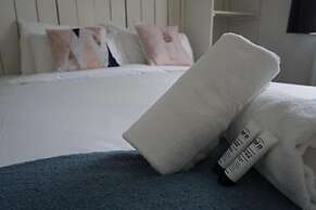 Snowman Lodge