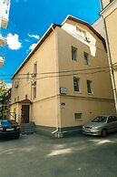 ApartHotel on Independence Square