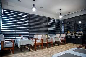 Level Hotel