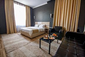 Level Hotel