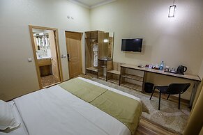 Level Hotel