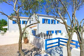 Pax House 1