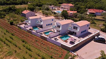 Pax House 1