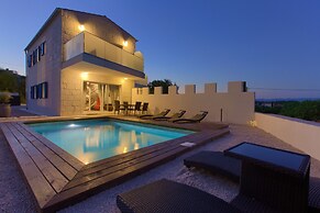 Pax House 1