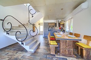 Pax House 1