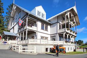 Hotell Eikerapen Gjestegard