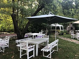 Beyaz Ev Butik Otel Masukiye