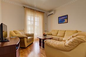 Montesan Apartments