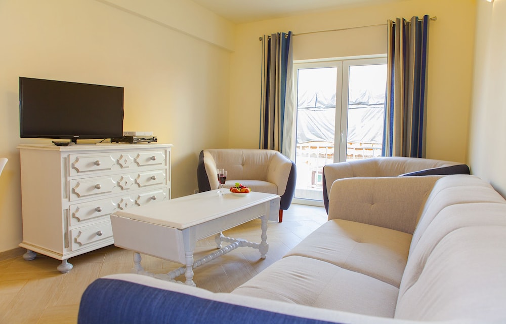 C10 - Lagos Center Apartment