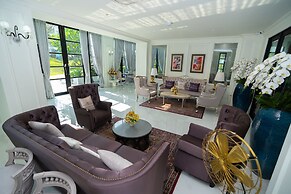Merchant Villa