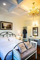 Merchant Villa