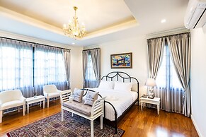 Merchant Villa