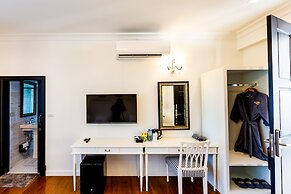 Merchant Villa