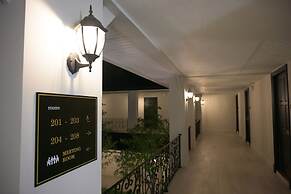 Merchant Villa