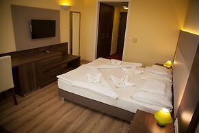 Hotel Jade - Ezüsthíd Hotel