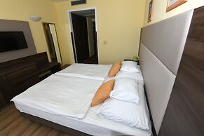 Hotel Jade - Ezüsthíd Hotel