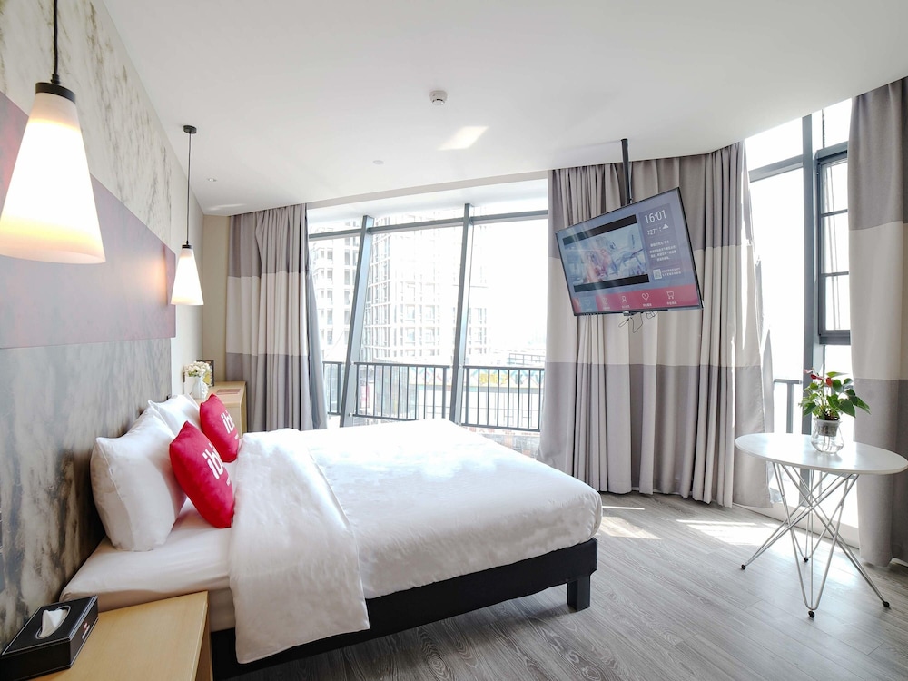 Ibis Chengdu Hi-Tech Zone Longhu Hotel