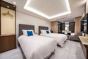 SweetMay Jeju Hotel