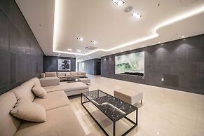 SweetMay Jeju Hotel
