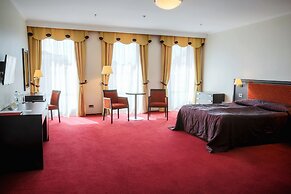 Menorah Hotel