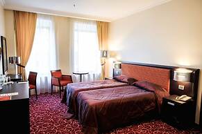 Menorah Hotel